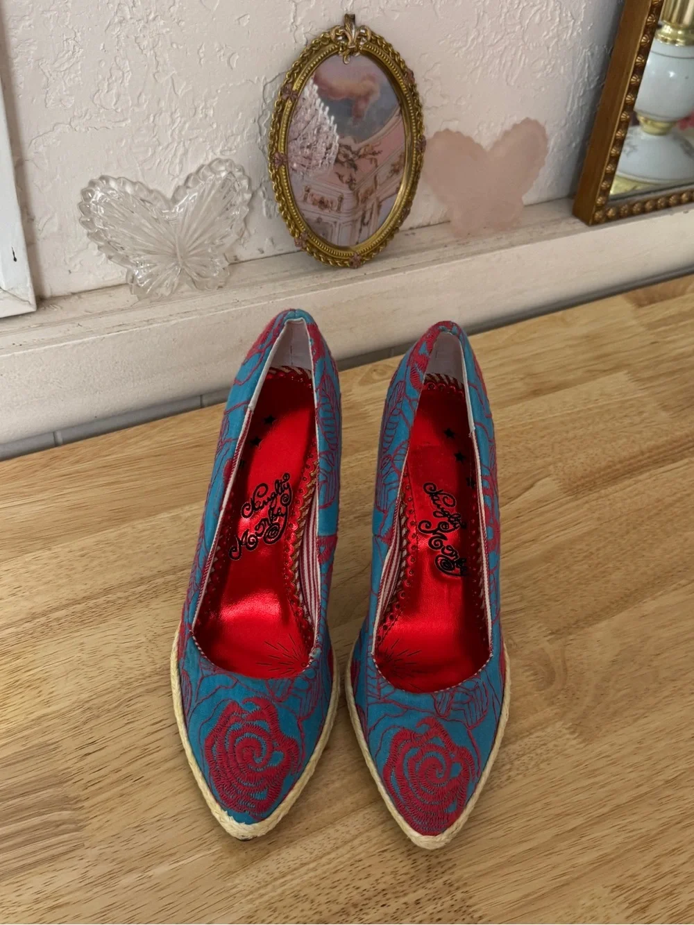2000’s Naughty Monkey Floral Embroidered Canvas Chunky Pumps Size 6.5 Y2K Indie